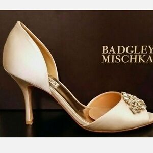 Badgley Mischka Vanilla Salsa Leather D’orsay Heels Sz 7.5 Women